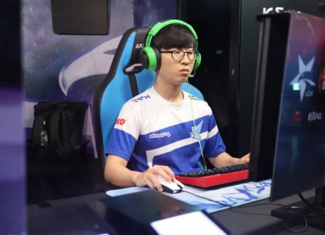 勇士利用格 勇士利用格