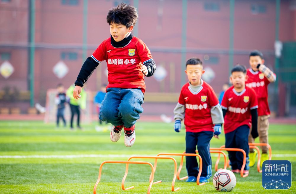 从口号落到 从口号落到